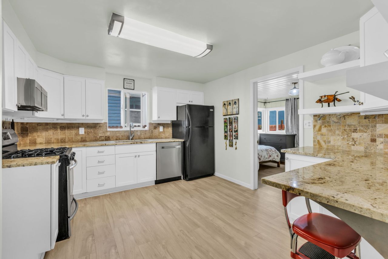 Kitchen of 1131 E Emerson Ave, Salt Lake City, Utah 84105