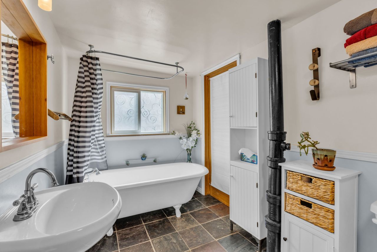 Bathroom of 1131 E Emerson Ave, Salt Lake City, Utah 84105