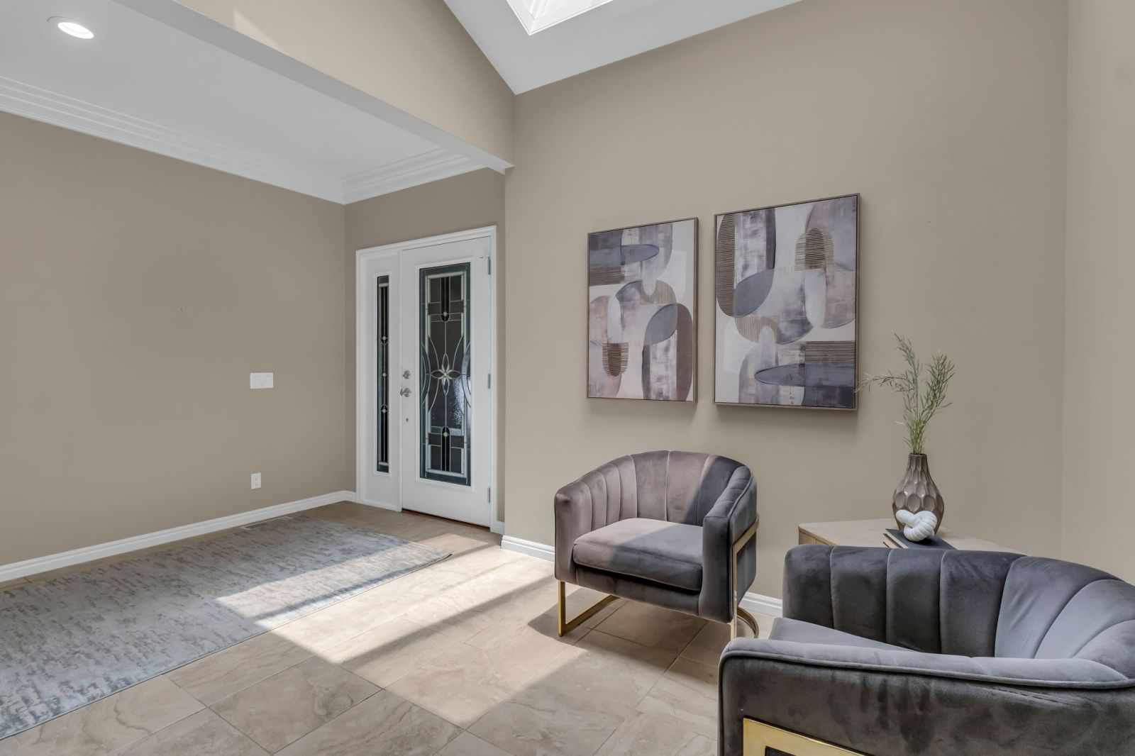 Entry Photo of 811 Grandridge Dr, Salt Lake City, Utah 84103