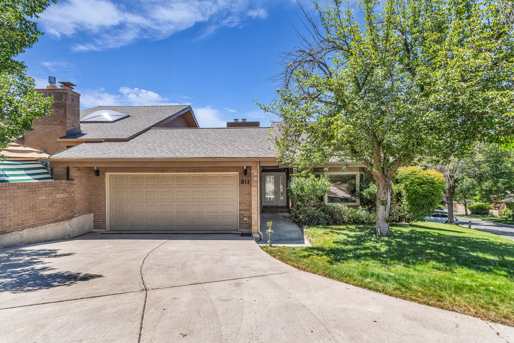 Front Photo of 811 Grandridge Dr, Salt Lake City, Utah 84103