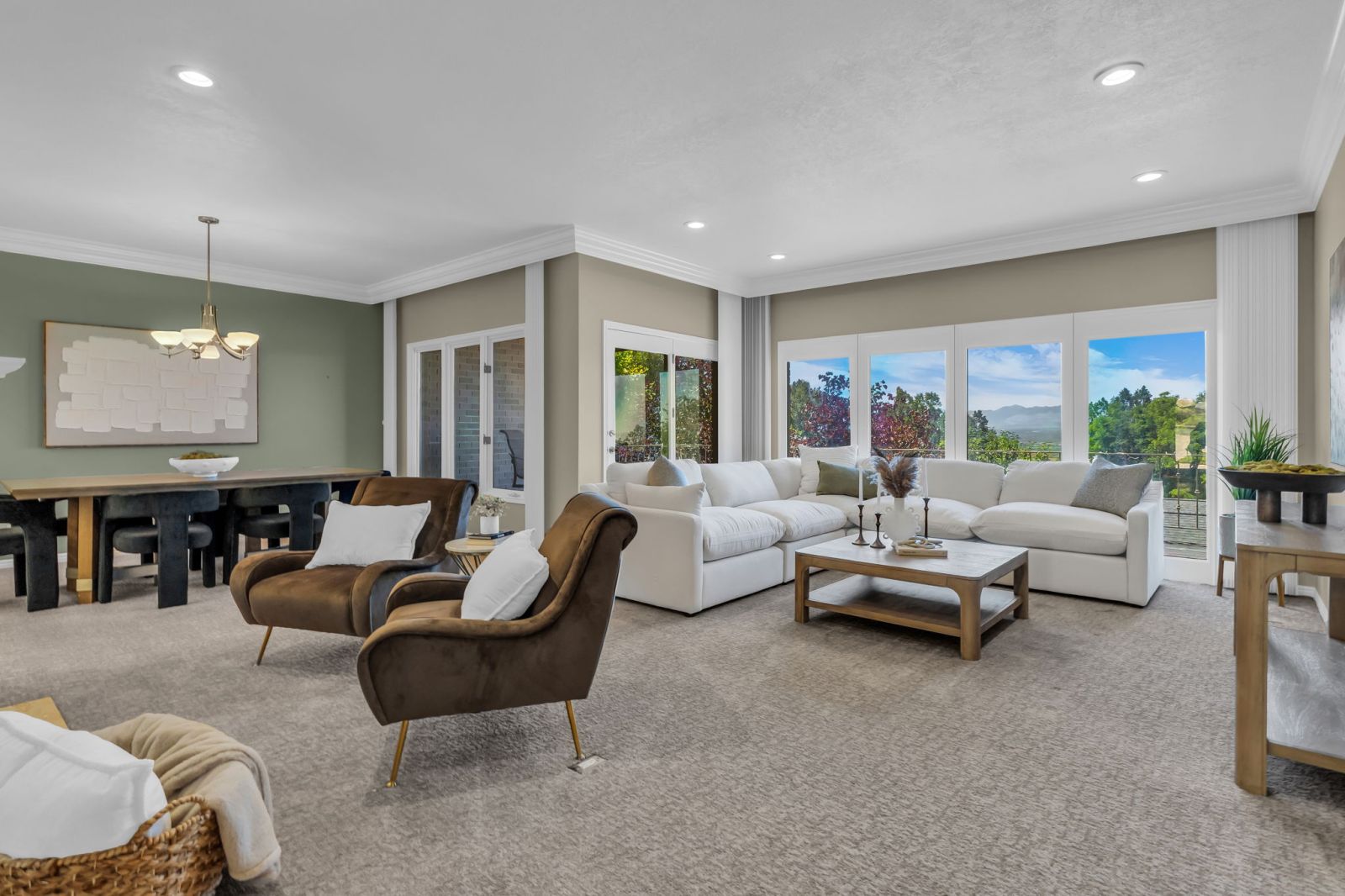 Living Room Photo of 811 Grandridge Dr, Salt Lake City, Utah 84103