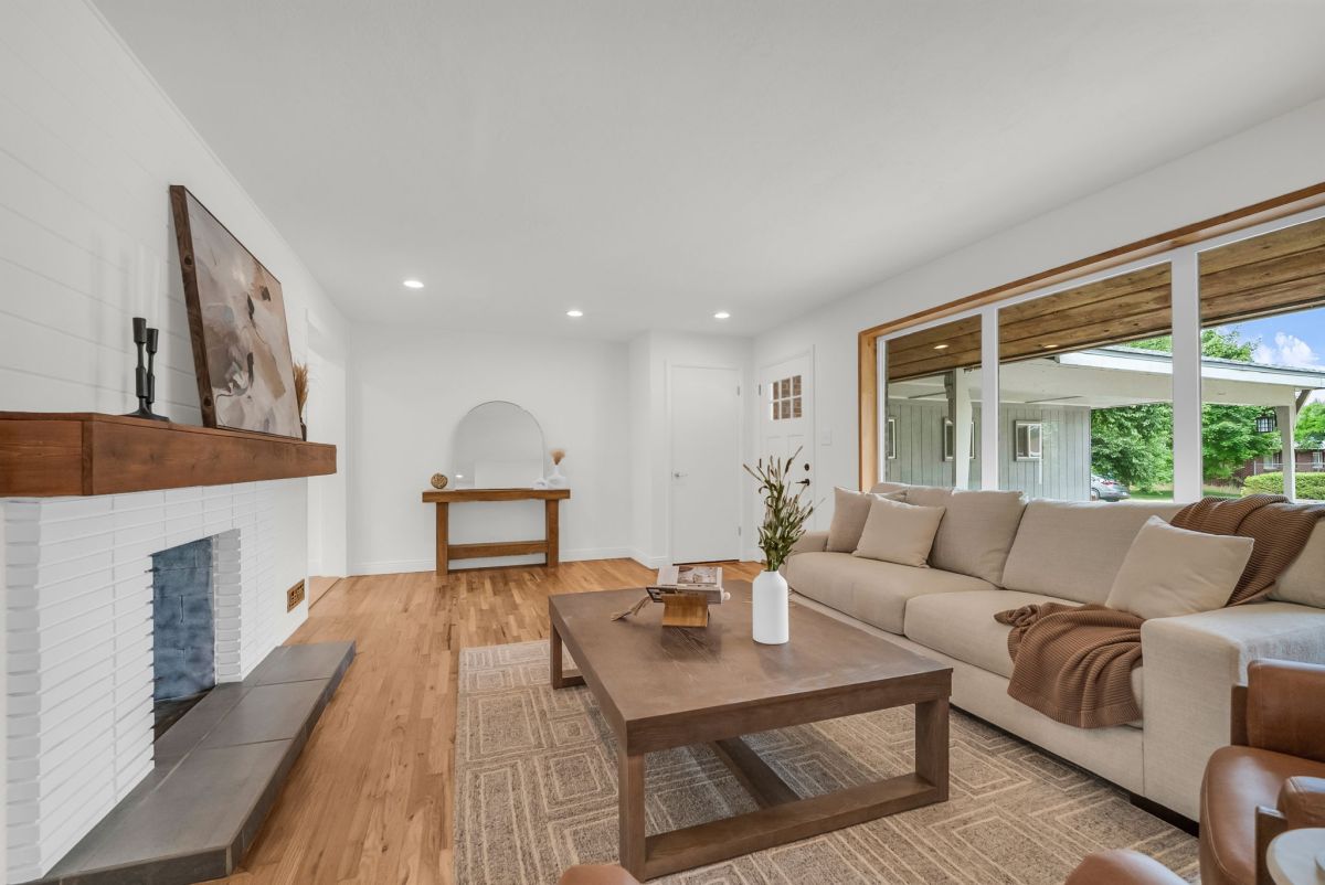 Living Room - 4075 S 1570 E, Millcreek, UT 84124
